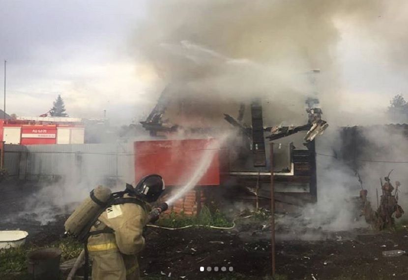 При пожаре в частном доме в Татарстане погиб мужчина