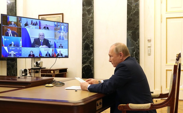 Путин поручил до 1 июня обновить стратегию развития металлургии в России