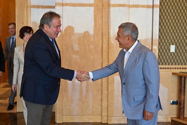 Минниханов обсудил двустороннее сотрудничество с лидером турецкой компании «Шишеджам»