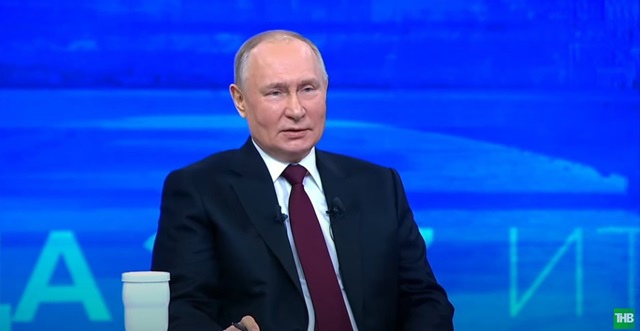 Путин высказался в поддержку продления программы семейной ипотеки