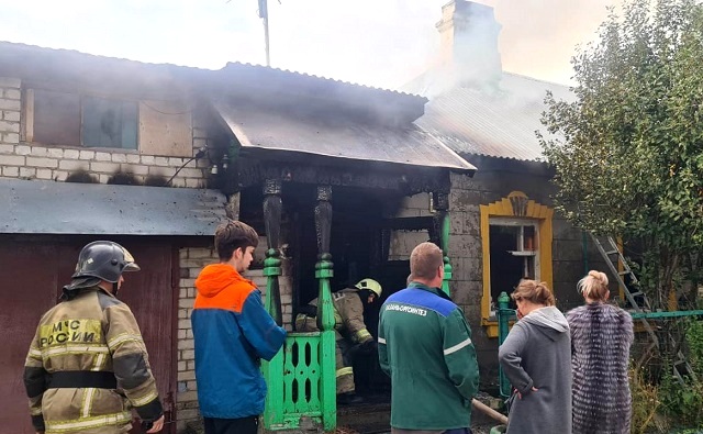 Пенсионер погиб на пожаре в частном доме в Казани