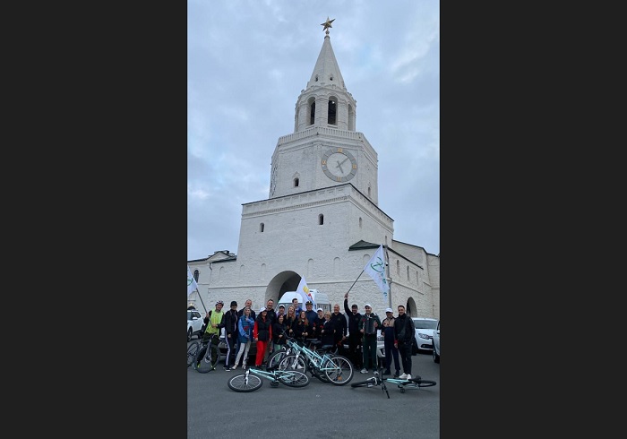 «Болгар радиосы» мәшһүр шагыйребез Муса Җәлил һәйкәренә чәчәкләр салды