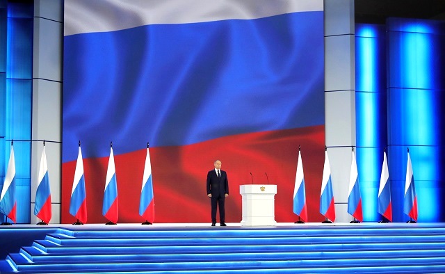 Песков: СМИ из недружественных стран на послание Путина аккредитованы не будут