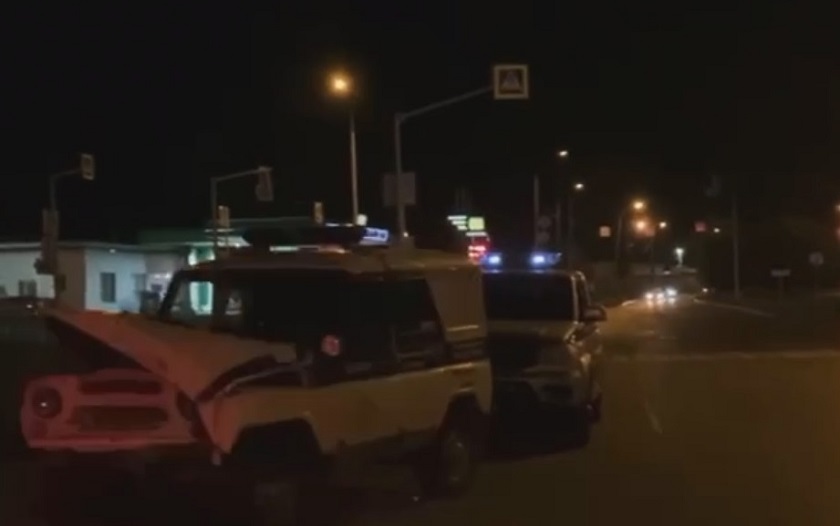 В Казани полицейские экипажи устроили погоню и столкнулись друг с другом