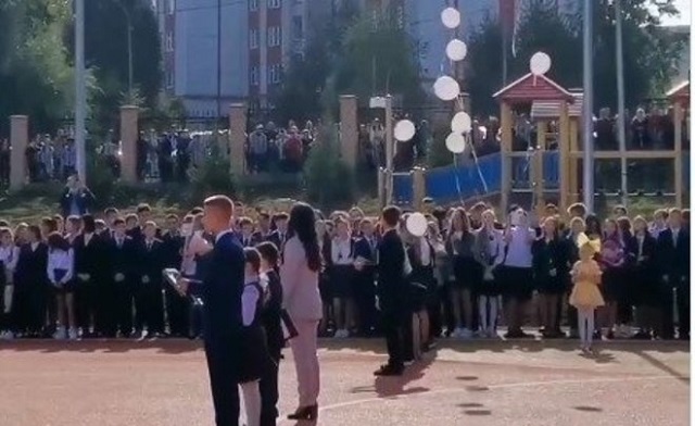 В казанской школе №175 началась школьная линейка – видео