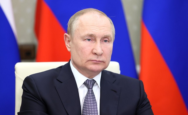 Путин: международная торговля погрязла в спорах