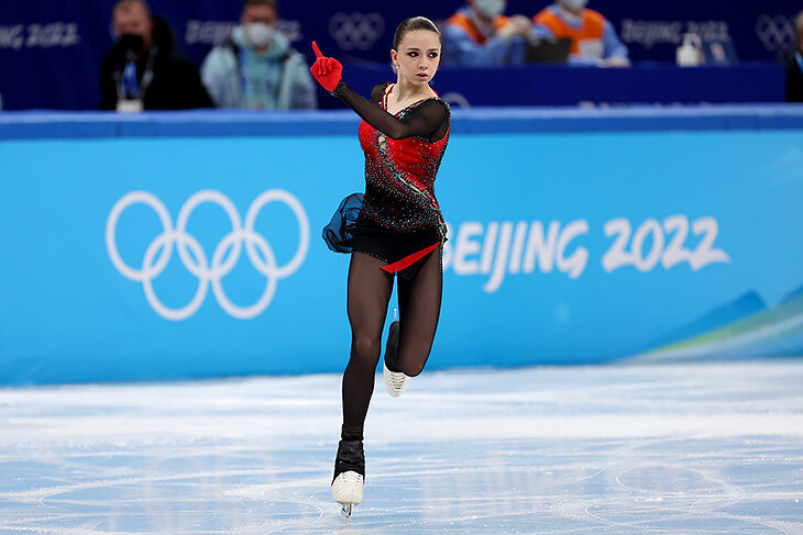 Камила Валиева упала с тройного акселя в короткой программе