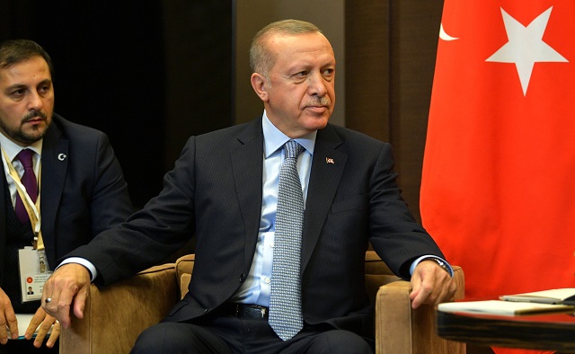 Bloomberg: Эрдоган попросит Путина помочь решить проблему курдских ополченцев