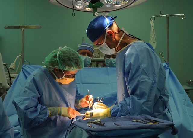 В Казани врачи РКБ спасли пациента от ампутации ноги