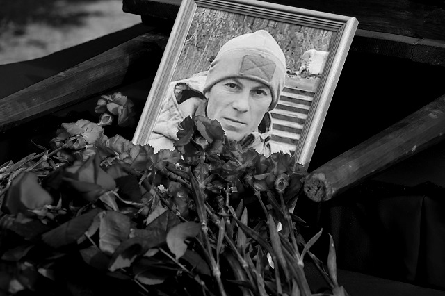 В Татарстане простились с погибшим в СВО 39-летним добровольцем Ренатом Миначевым