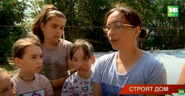 Призыв о помощи услышан: многодетная семья погорельцев из Зеленодольска готовится к новоселью 