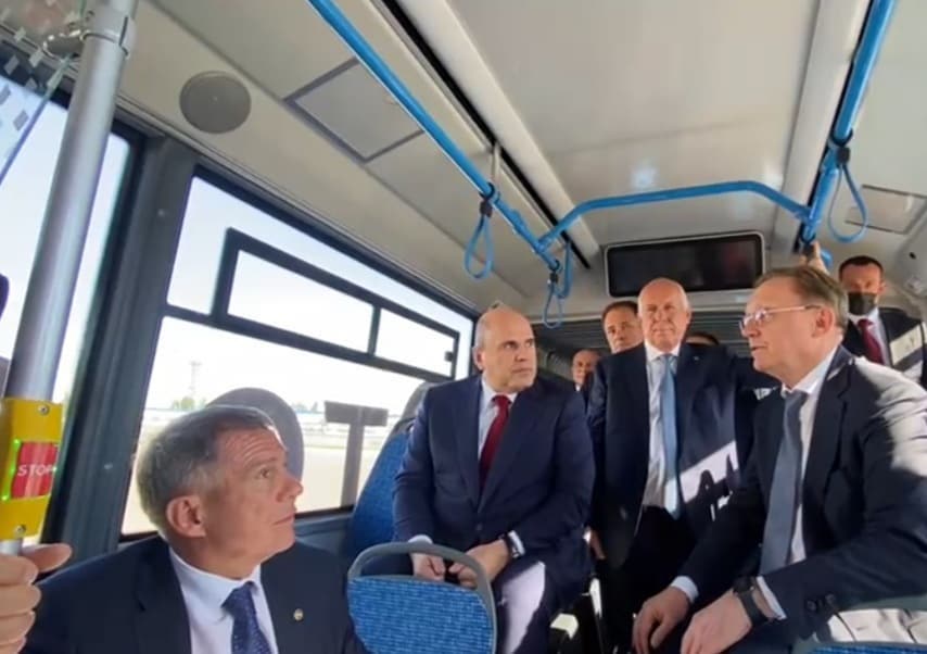 Минниханов и Мишустин протестировали новый электробус «Камаз»