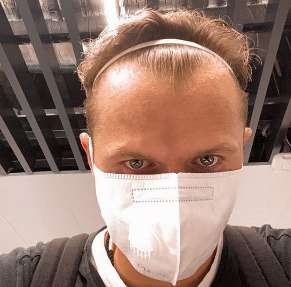 Тарасова проверили на коронавирус в аэропорту Москвы после операции в Италии