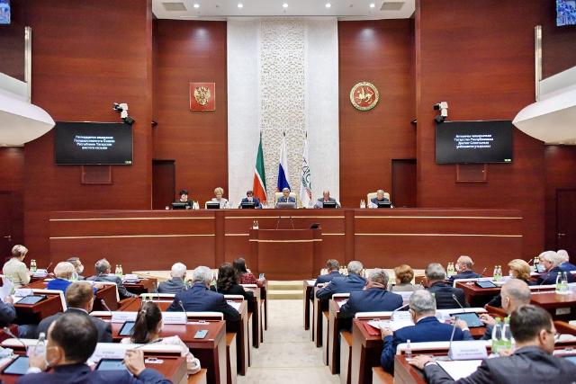 Власти Татарстана приняли бюджет на 2021 год с дефицитом в 7 млрд рублей