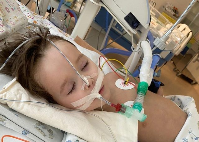 В Челнах трехлетний мальчик заразился неизвестной инфекцией и впал в кому