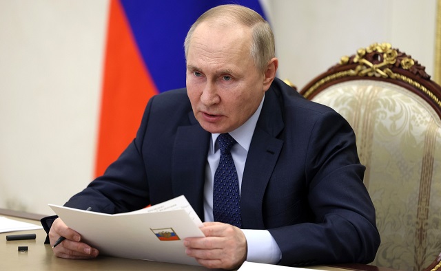 Проанализировать уровень зарплат в бюджетных учреждениях поручил Путин