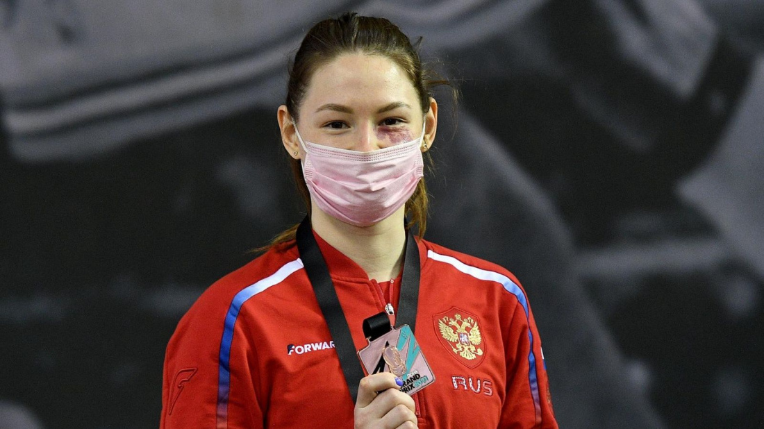  «Рубин» – «Ахмат»: олимпийская чемпионка Марта Мартьянова сделала символический удар