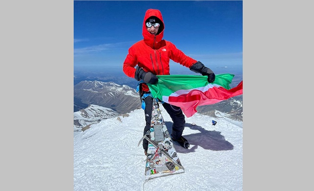 Глава Минцифры РТ Айрат Хайруллин запечатлел флаг Татарстана на вершине Эльбруса