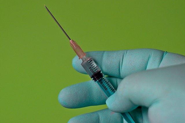 Республиканың 35 оешмасы үз хезмәткәрләрен прививка ясаттырырга тиеш