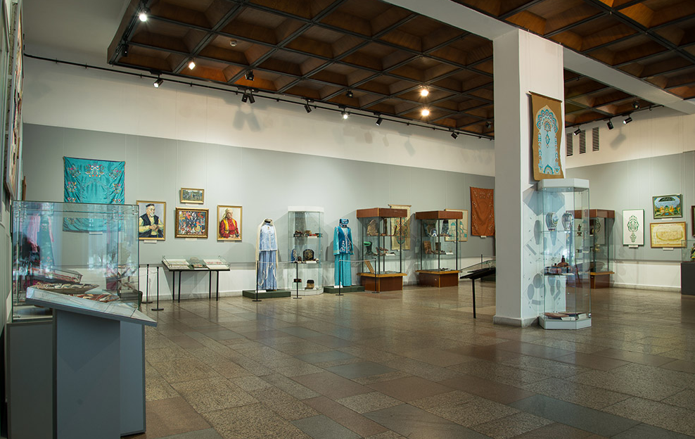 В Новокузнецке открылась выставка «Искусство казанских татар»