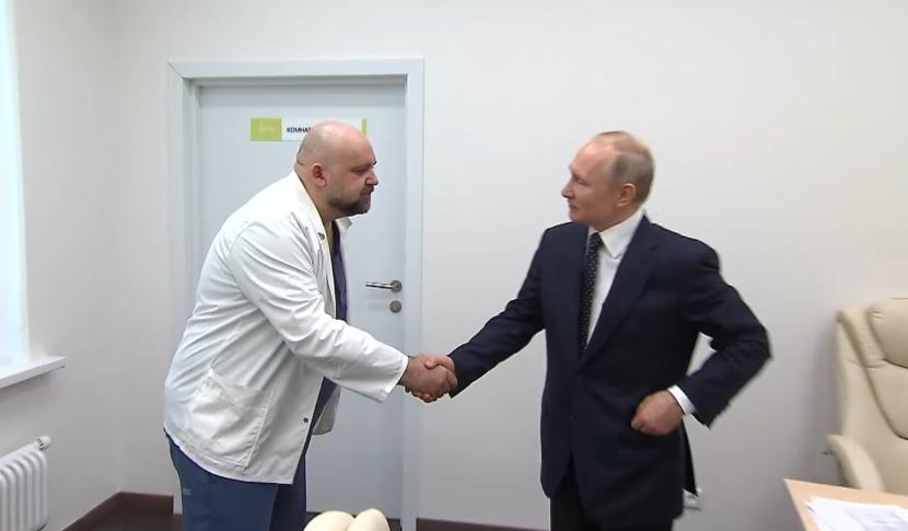 Песков заверил, что президент России еще не проходил вакцинацию