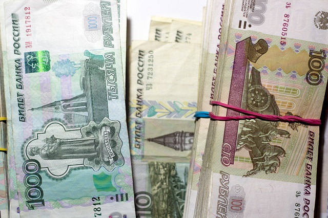 Власти прогнозируют увеличение зарплат на крупных предприятиях Казани до 83 000 рублей