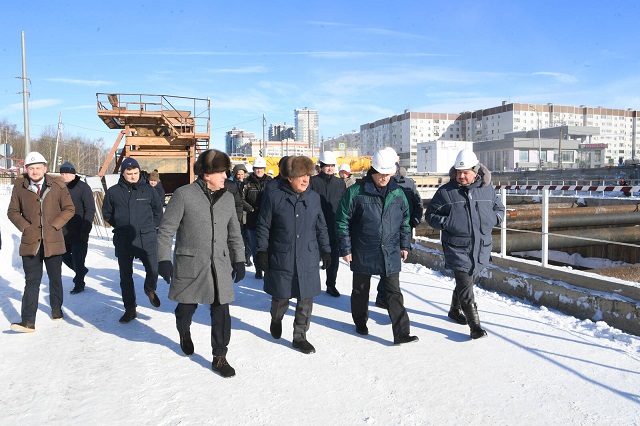 Минниханов посетил стройку станции метро «10-й микрорайон» в Казани