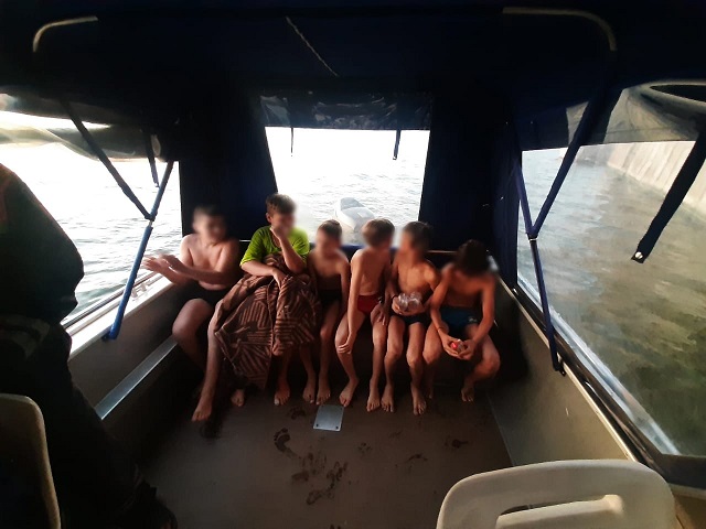 В Челнах спасатели вытащили из воды шестерых детей, не сумевших доплыть до берега