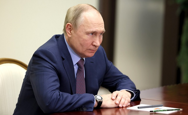 Путин: поддержка семей участников СВО является важнейшей работой для глав регионов