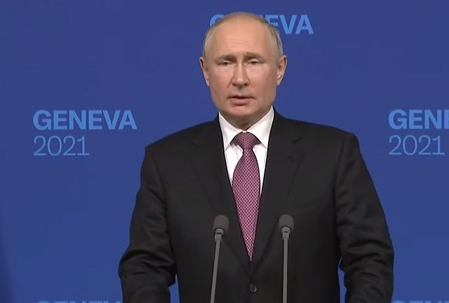 Путин ответил на вопросы журналистов по итогам встречи с Байденом - видео