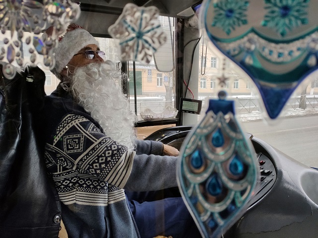 В автобусах Казани хотят транслировать записанные горожанами новогодние поздравления