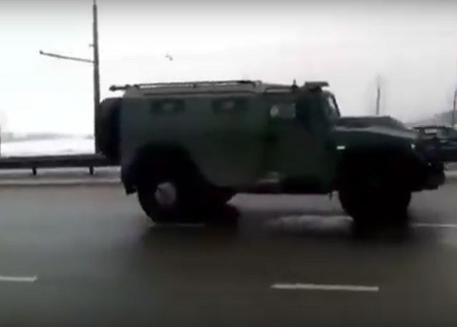 В Казани два автомобиля врезались в бронетранспортер