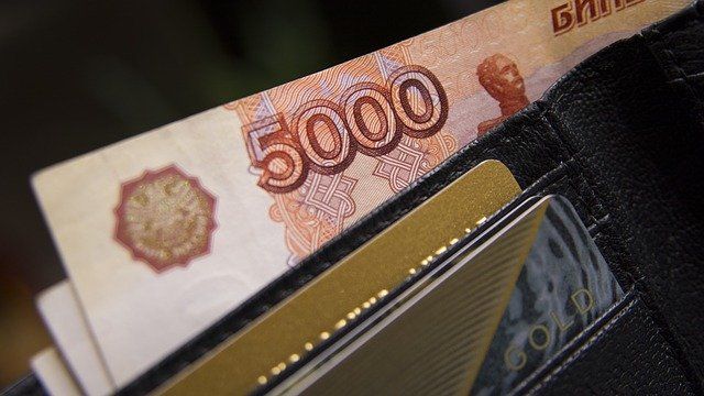 Путин подписал указ о единовременной выплате семьям с детьми по 10 000 рублей