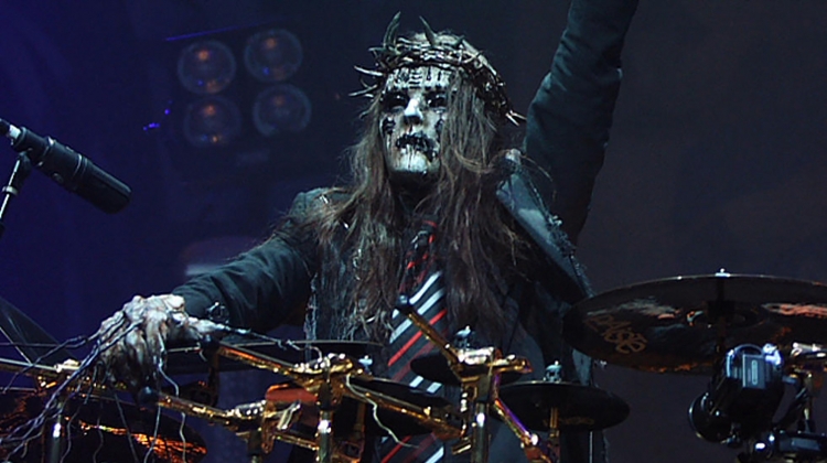 Легендарный барабанщик из Slipknot Джои Джордисон умер во сне в возрасте 46 лет
