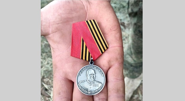 Махсус хәрби операциядә катнашучы татарстанлыны Жуков медале белән бүләкләделәр