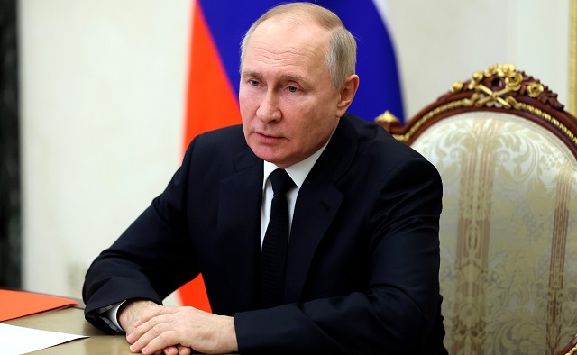 Путин узаконил приостановку госслужбы мобилизованных 