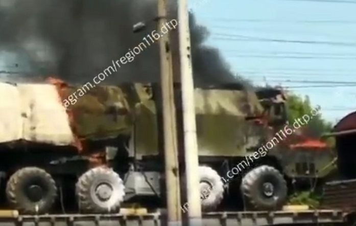 В Казани на железнодорожной платформе Юдино загорелся военный тягач – видео