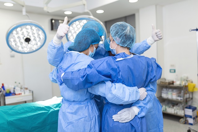 В униклинике КФУ впервые в ПФО эндоскопически удалили пациенту грыжу шейного отдела 