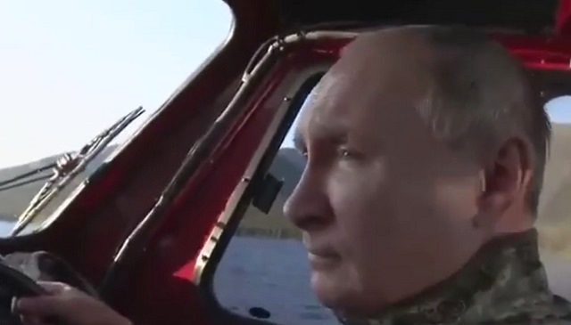 В сети появилось видео с отдыха Путина и Шойгу в тайге