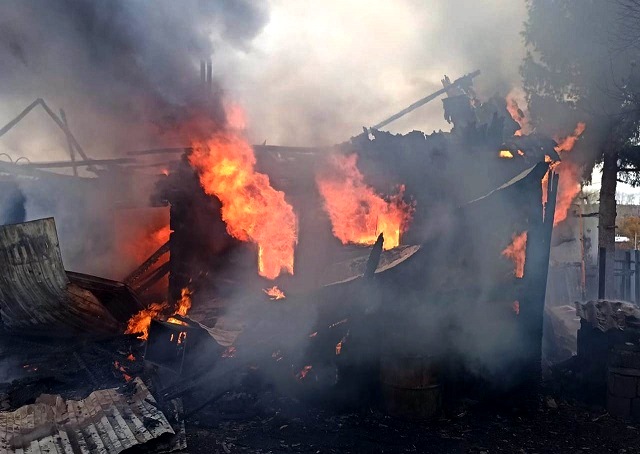 В Татарстане мужчина заживо сгорел в собственном доме - видео
