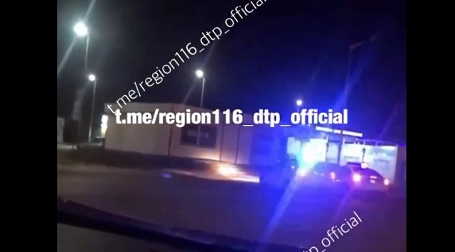 Видео: в Казани полицейские в погоне за лихачом протаранили его авто