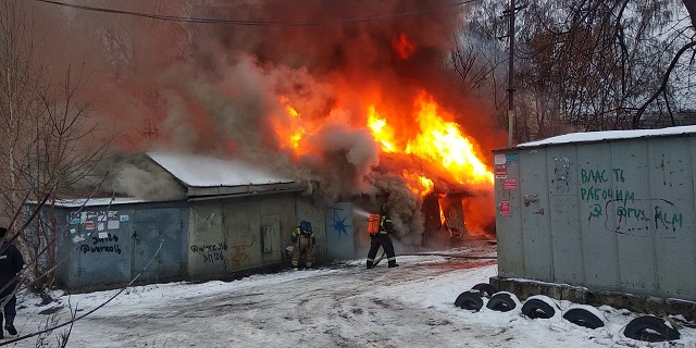 В соцсетях сообщили о пожаре в районе остановки «Океан» в Казани