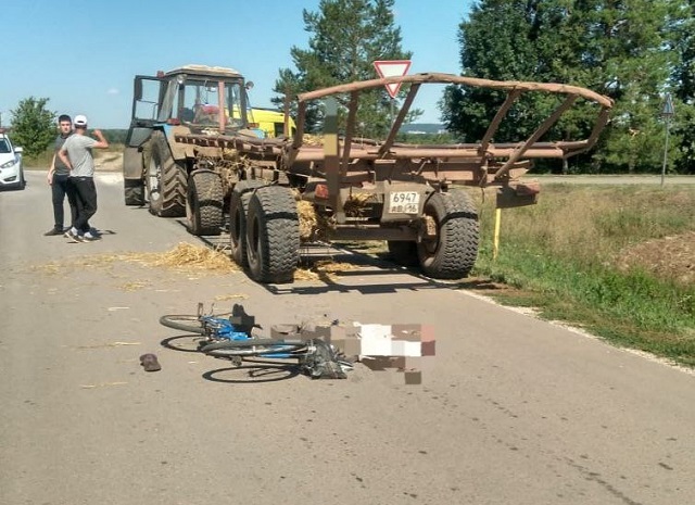 60-летний велосипедист погиб под колесами трактора в Татарстане