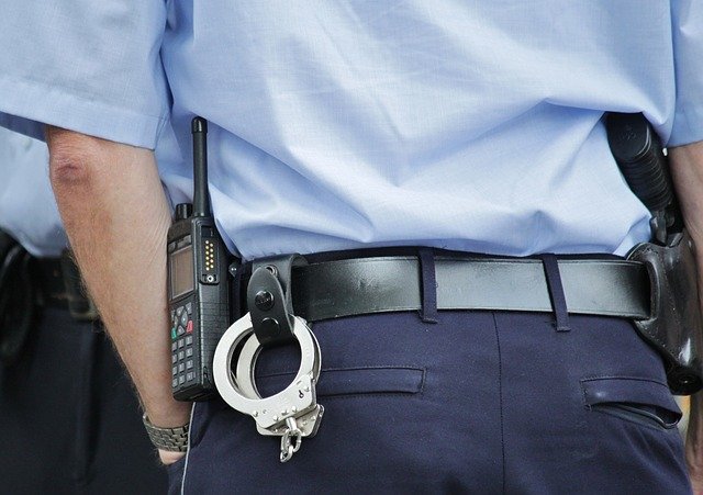 В Челнах мужчина пырнул ножом ударившего его жену брата