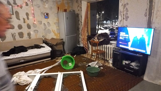 В Нижнекамске взорвавшийся самогонный аппарат выбил окно в квартире