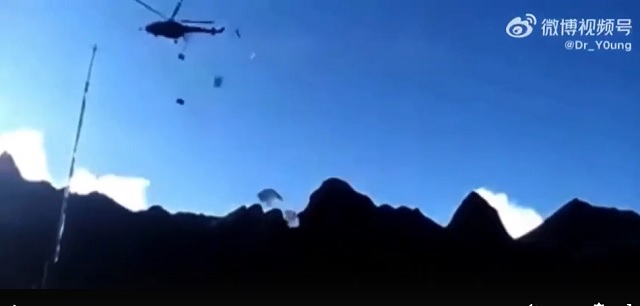 Момент крушения вертолета Ми-17 в Индии попал на видео