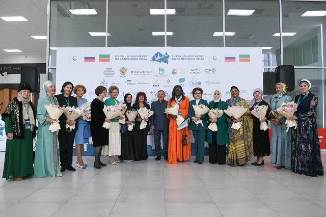 Минниханов встретился с представительницами международных женских организаций в Казани