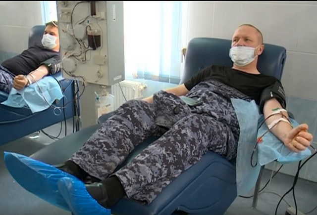 В акции по сдаче плазмы крови в Казани приняли участие сотрудники Росгвардии