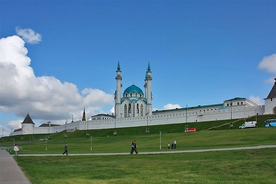 История казани фото. Площадь тысячелетия Казань. Казанская площадь Казань. Площадь тысячелетия достопримечательности Казани. Площадь тысячелетия Казань фото.