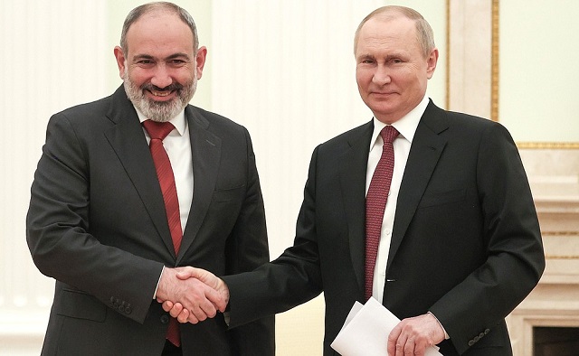 Путин обсудил с Пашиняном реализацию договорённостей лидеров РФ, Армении и Азербайджана